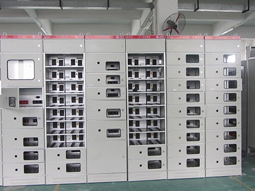 Withdrawable low voltage switchgear