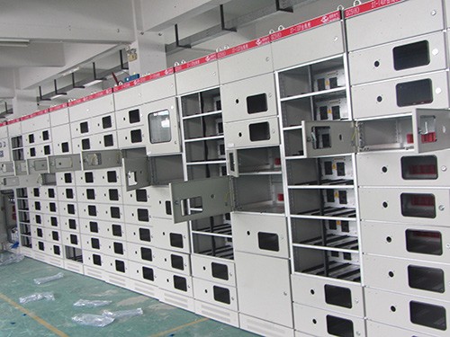 Withdrawable low voltage switchgear